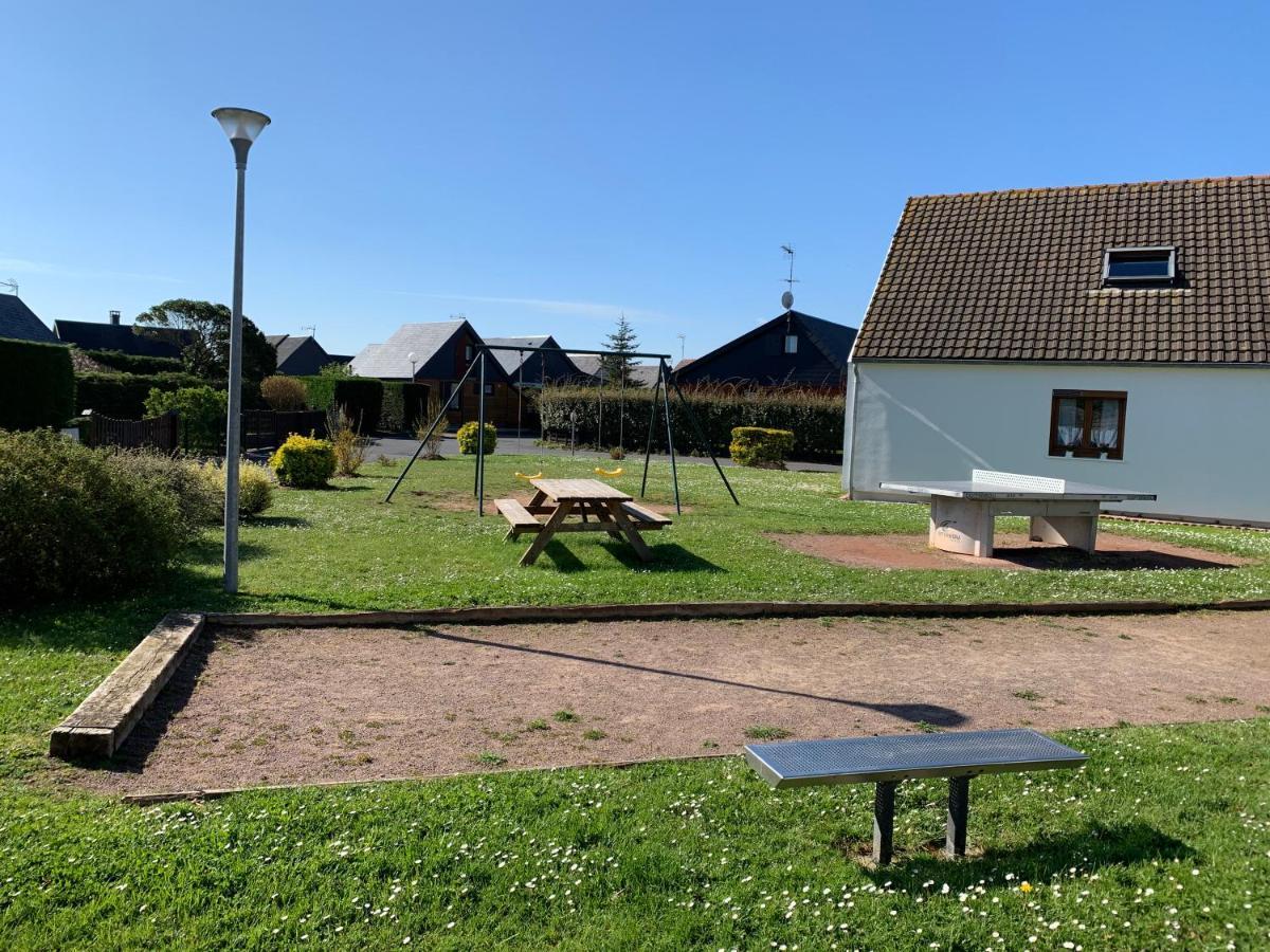 Chaleureux Chalet En Bord De Mer Мервил-Франсвил-Плаж Екстериор снимка